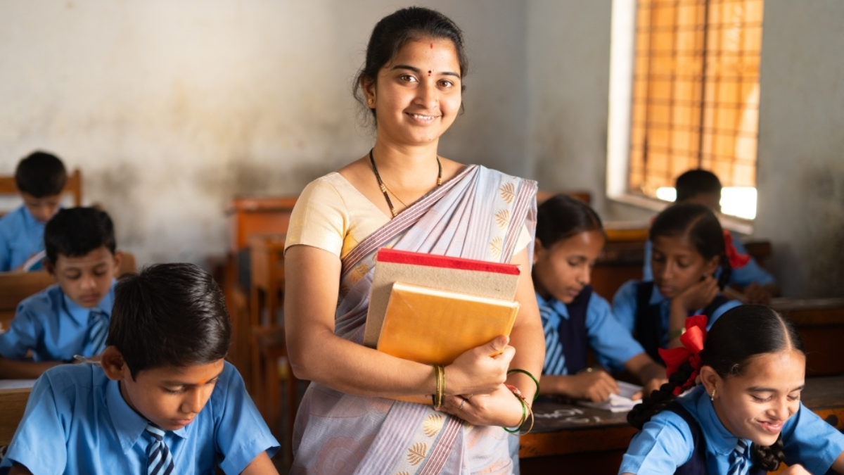 Tamil female teacher teaching school students in classroom for Navy Children School Arakkonam recruitment 2026